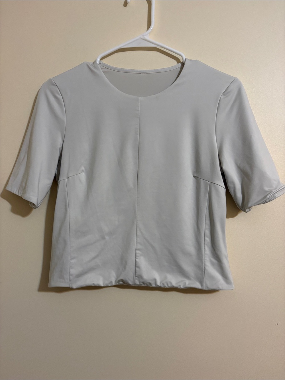 Lululemon Short Sleeve Scoop Neck Top in Bone